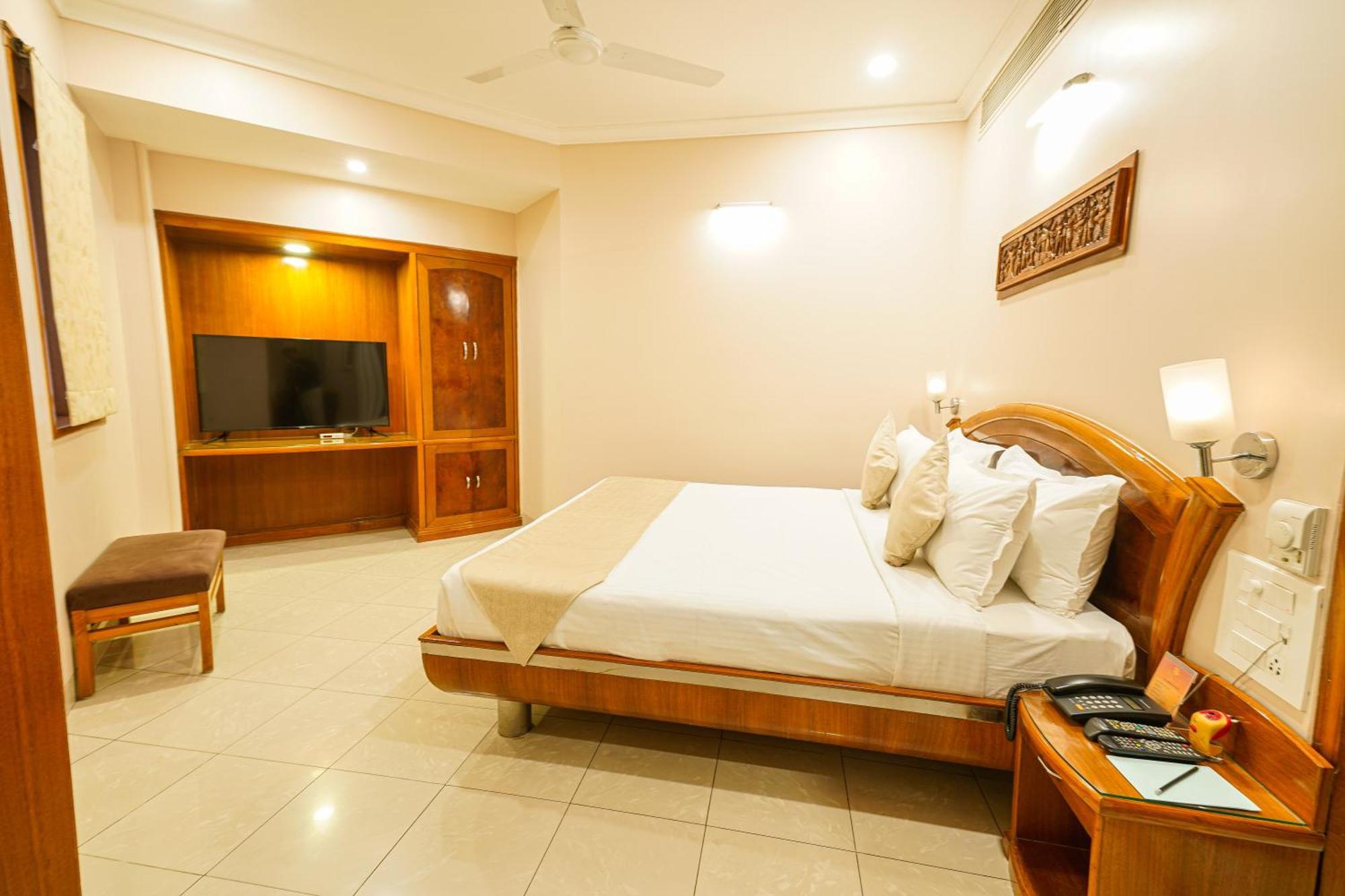 Hotel Mayura Rāipur Eksteriør bilde