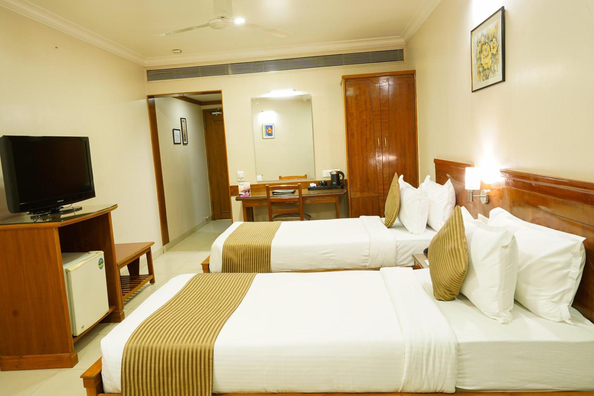 Hotel Mayura Rāipur Eksteriør bilde